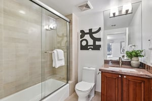 Arnaz Dr 103-S2412-024.jpg