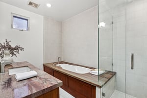 Arnaz Dr 103-S2412-030.jpg