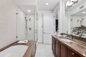 Arnaz Dr 103-S2412-031.jpg