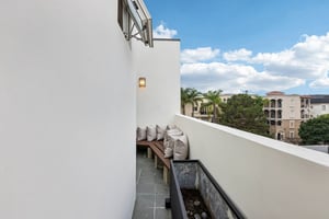 Arnaz Dr 103-S2412-043.jpg