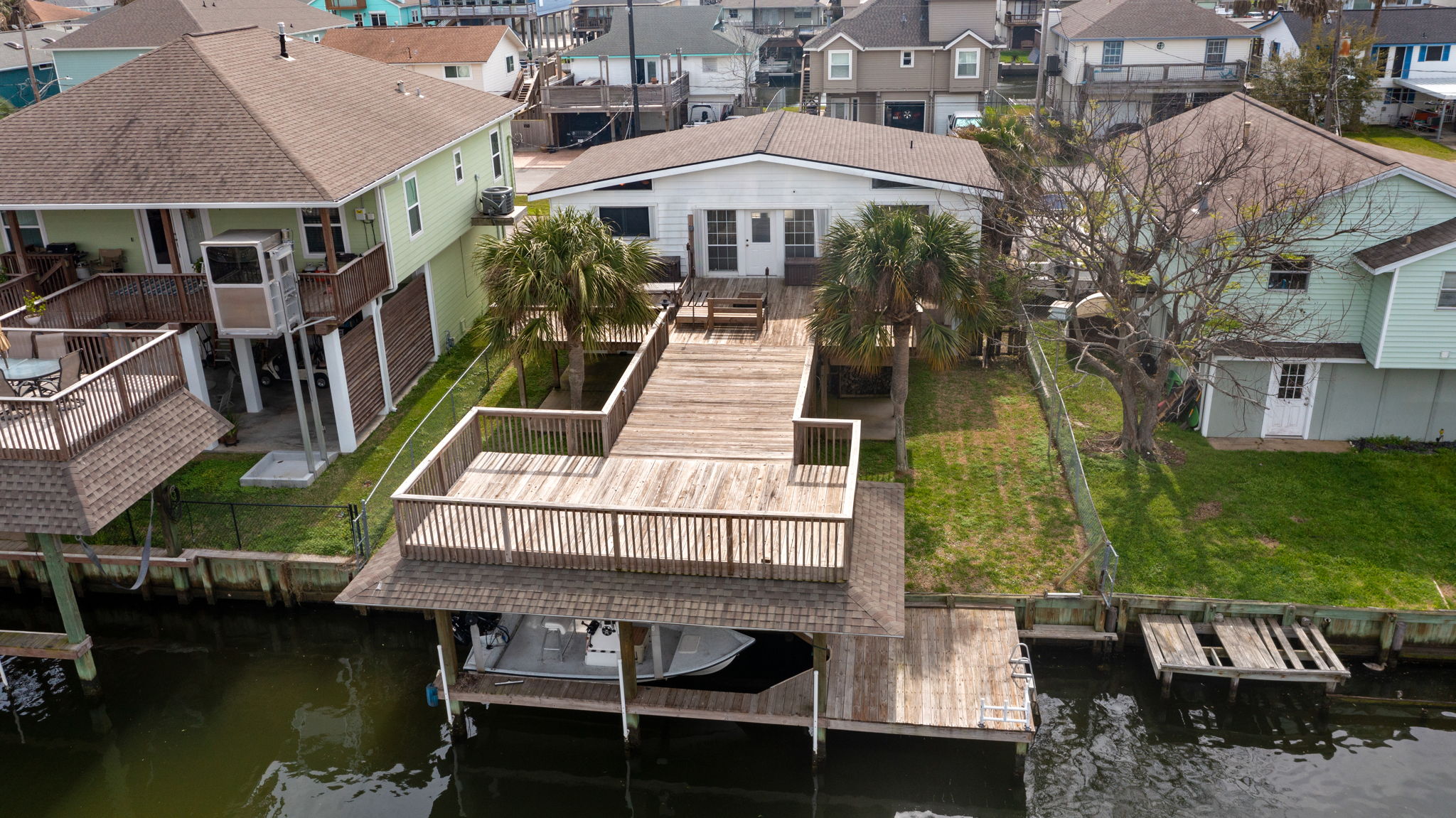 438 Pompano St, Bayou Vista, TX 77563 Studio Vos, Inc.