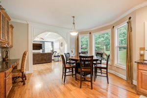 20 Work + Breakfast Nooks w Family Room View