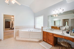 31 Main BR En Suite B