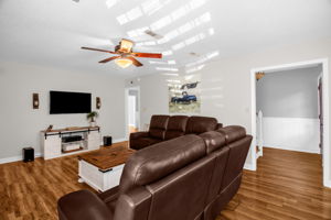 438 Valleymeade Drt-7