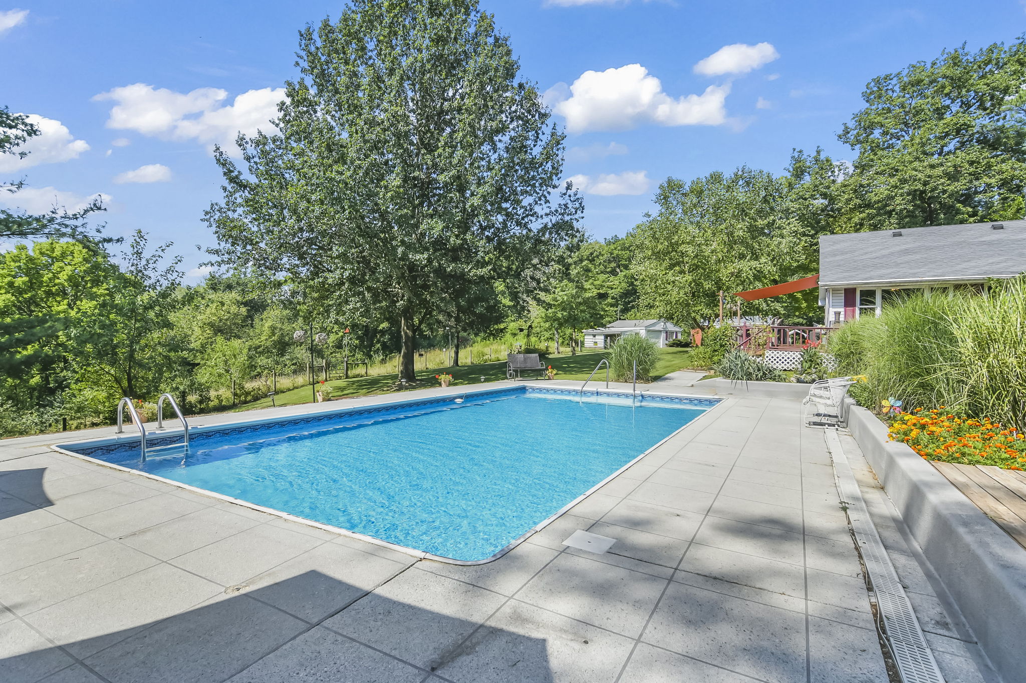 4386 Spaulding Orchard Rd, Springfield, IL 62711 Design Eyes Photography