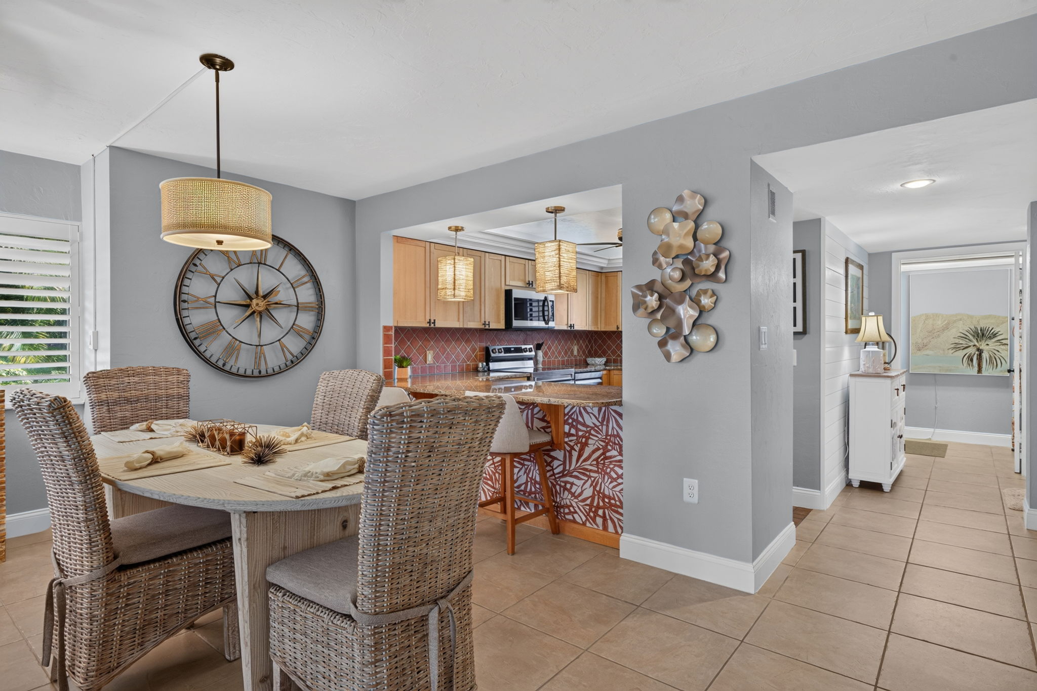 Dining Room 2 of 4