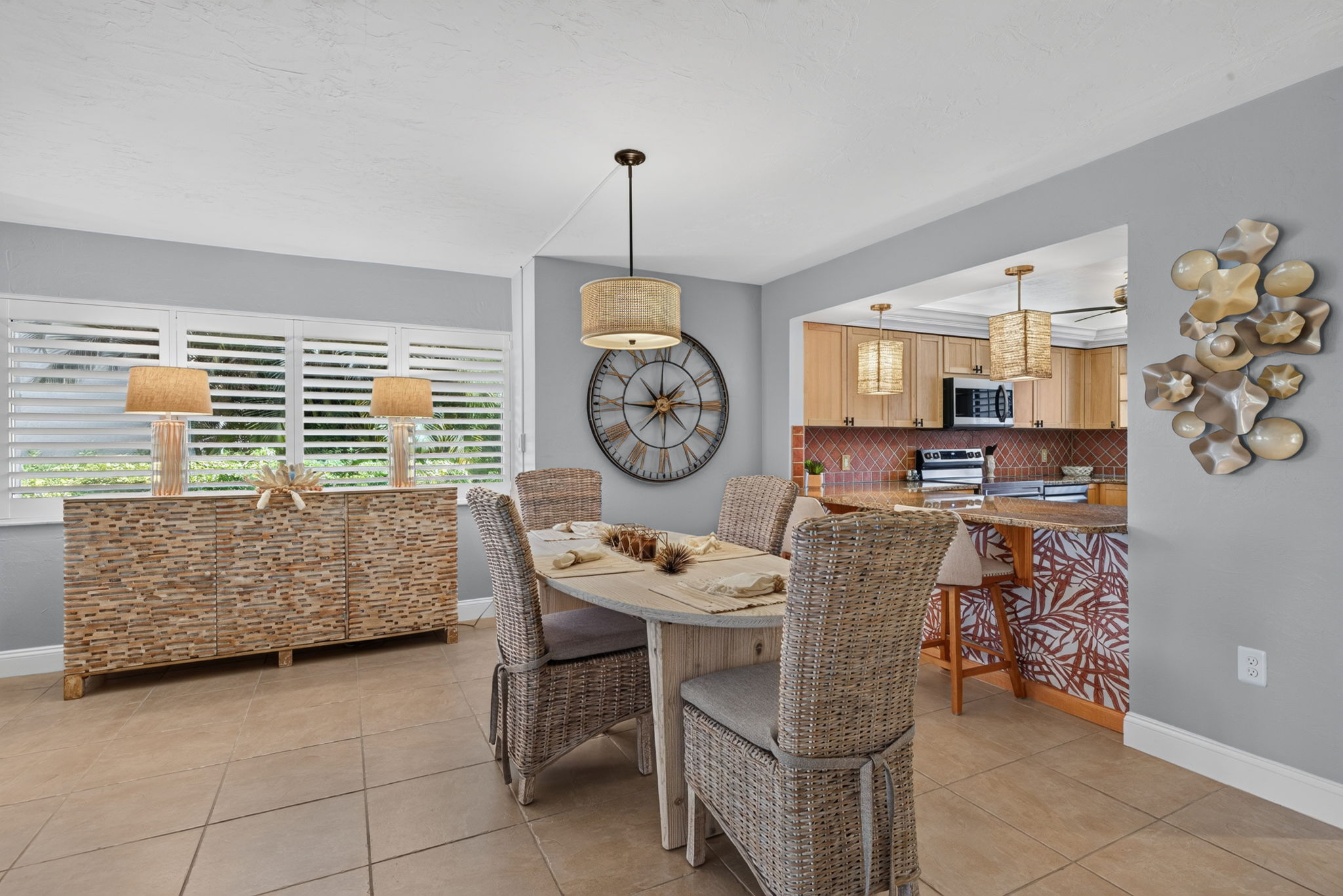 Dining Room 3 of 4
