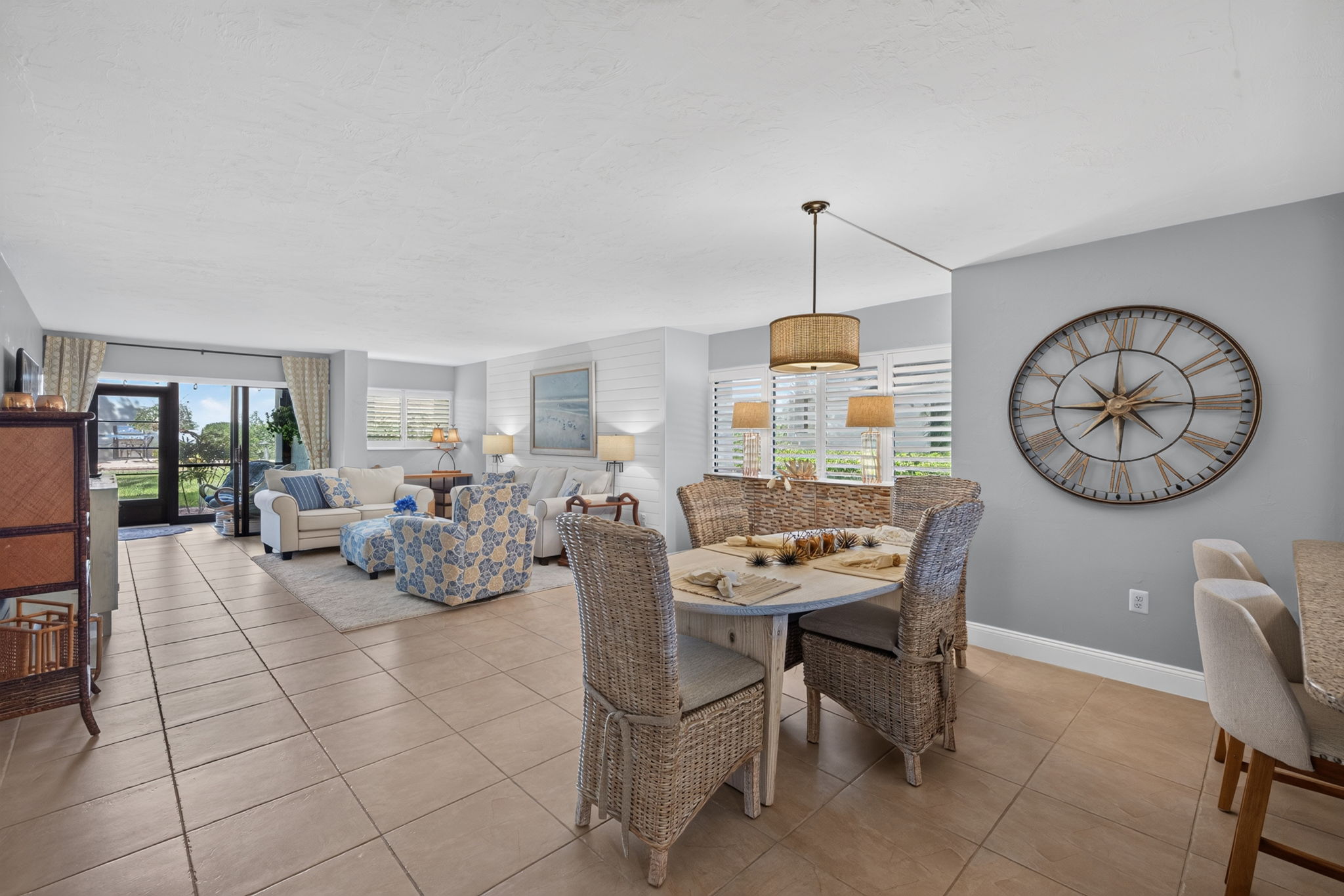 Dining Room 4 of 4