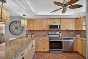 Kitchen 2 of 4