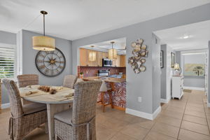 Dining Room 2 of 4
