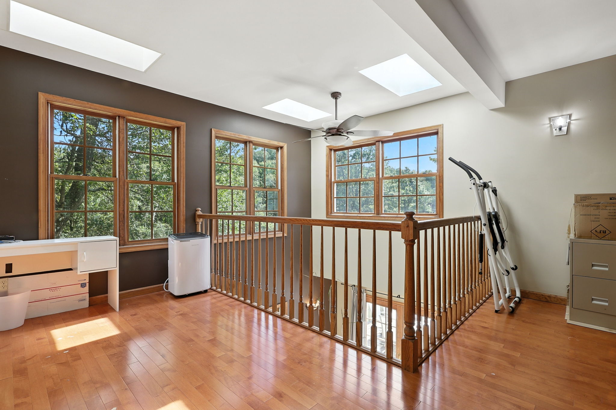 Upstairs Loft/ Office