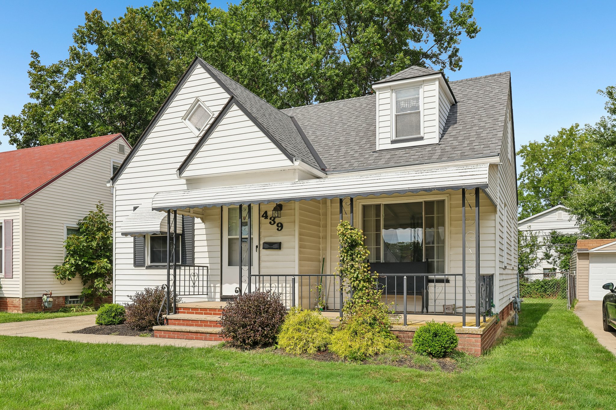 E 330th St-S0109-003.jpg