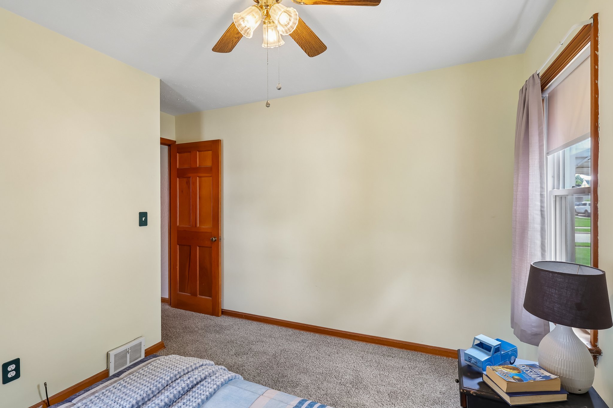 E 330th St-S0109-028.jpg