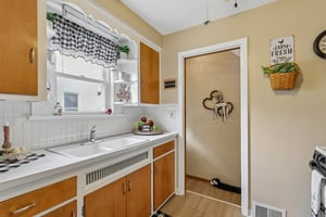 E 330th St-S0109-015.jpg