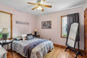 E 330th St-S0109-019.jpg