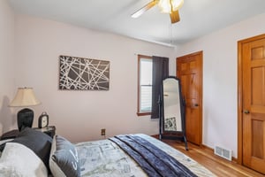 E 330th St-S0109-022.jpg