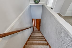 E 330th St-S0109-037.jpg