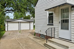 E 330th St-S0109-048.jpg
