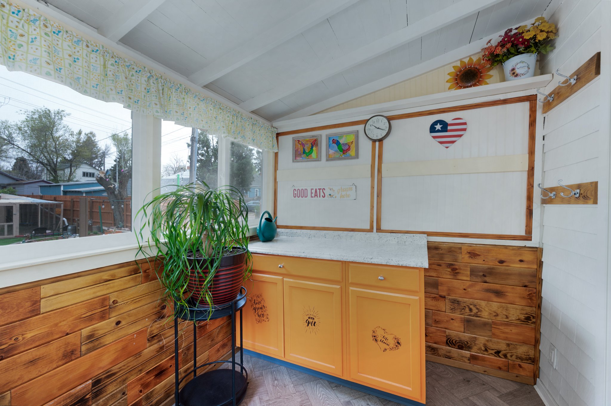 Mud/Plant room off Kitchen