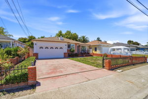 005_F8_439 Wisteria Dr