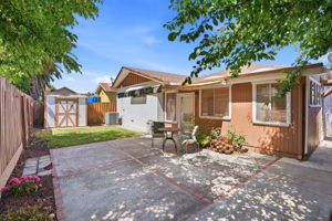 034_F8_439 Wisteria Dr
