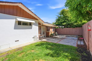 035_F8_439 Wisteria Dr