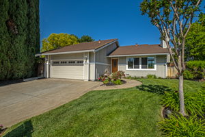 4392 N Red Maple Ct, Concord, CA 94521, USA Photo 1