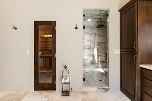 Primary Bathroom (6)