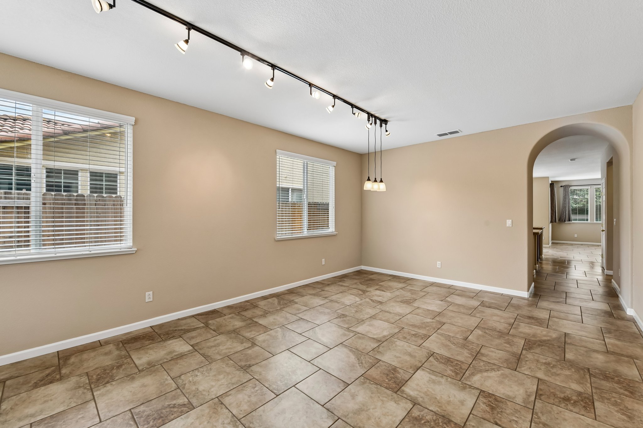 Niobe Cir-S1407-007.jpg