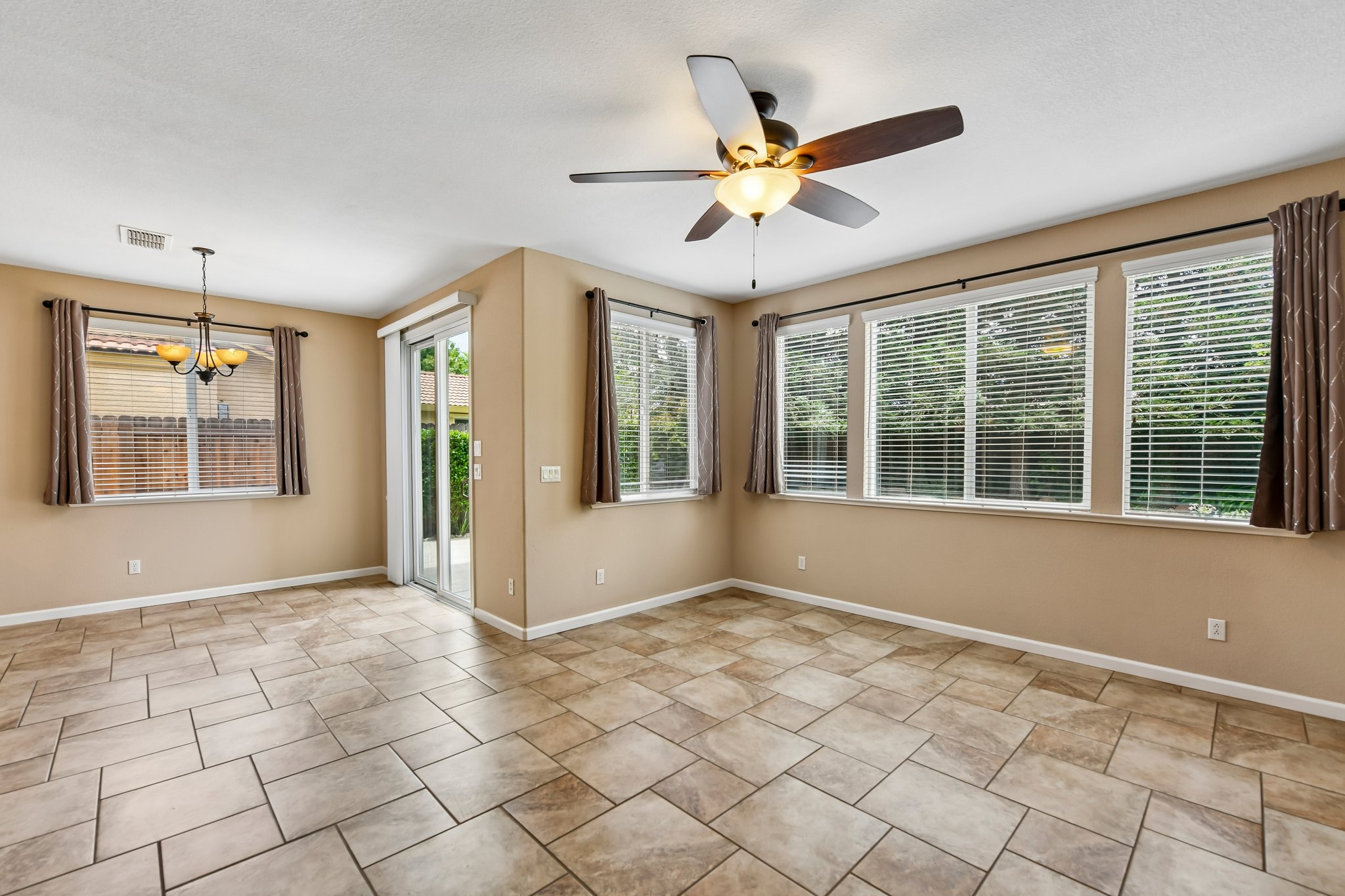 Niobe Cir-S1407-009.jpg