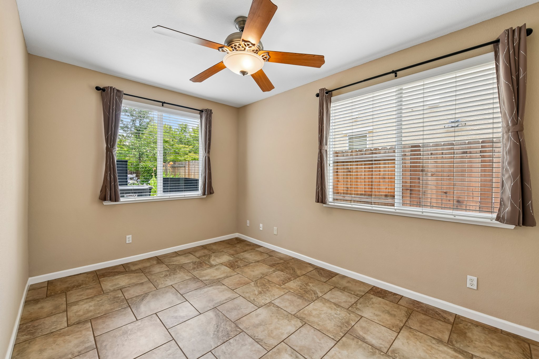 Niobe Cir-S1407-021.jpg