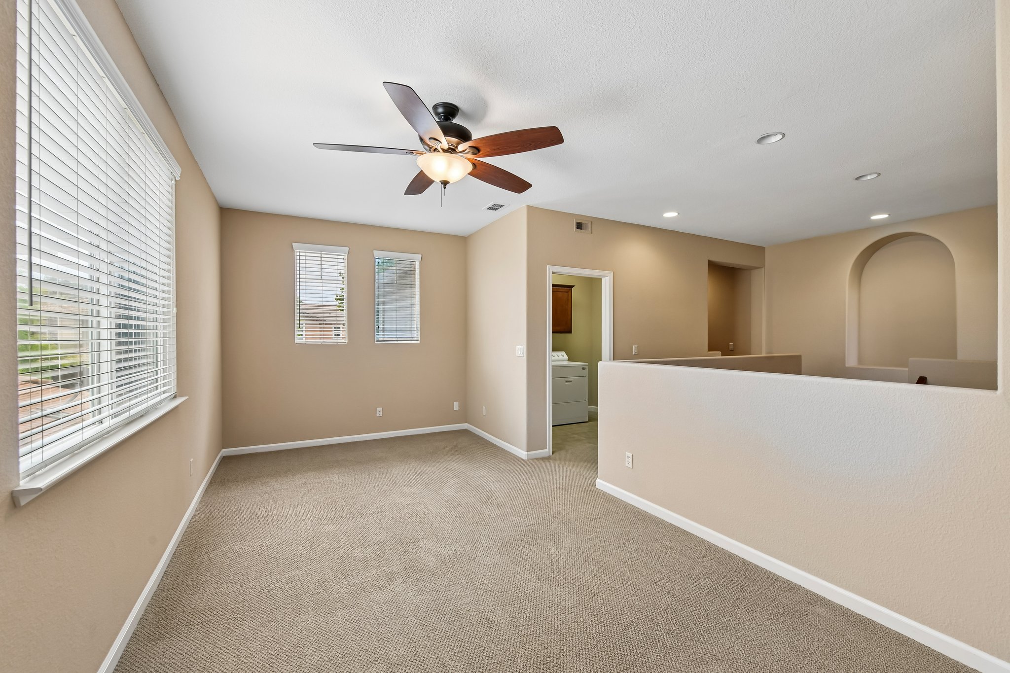 Niobe Cir-S1407-024.jpg
