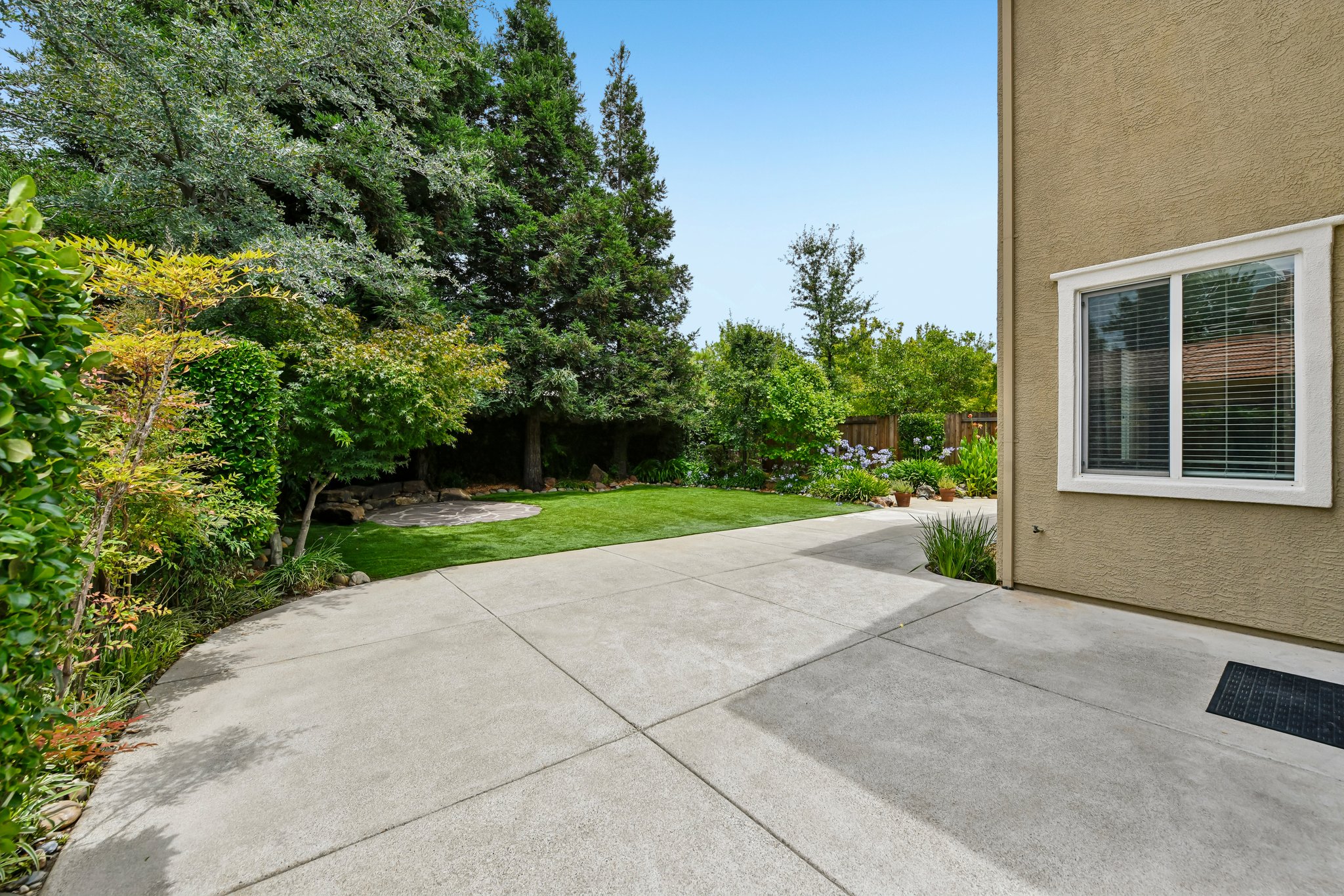 Niobe Cir-S1407-041.jpg