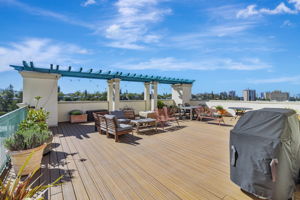 Enjoy the 180 degree views!