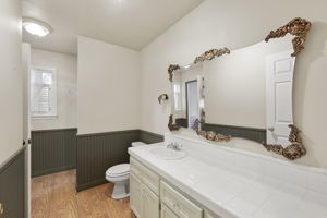  Photo 37