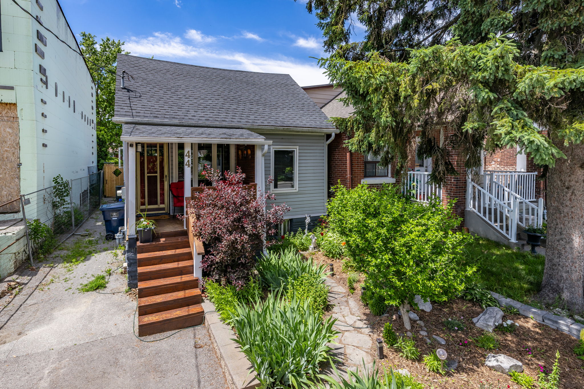 Property in Toronto — delivered property photograph 6