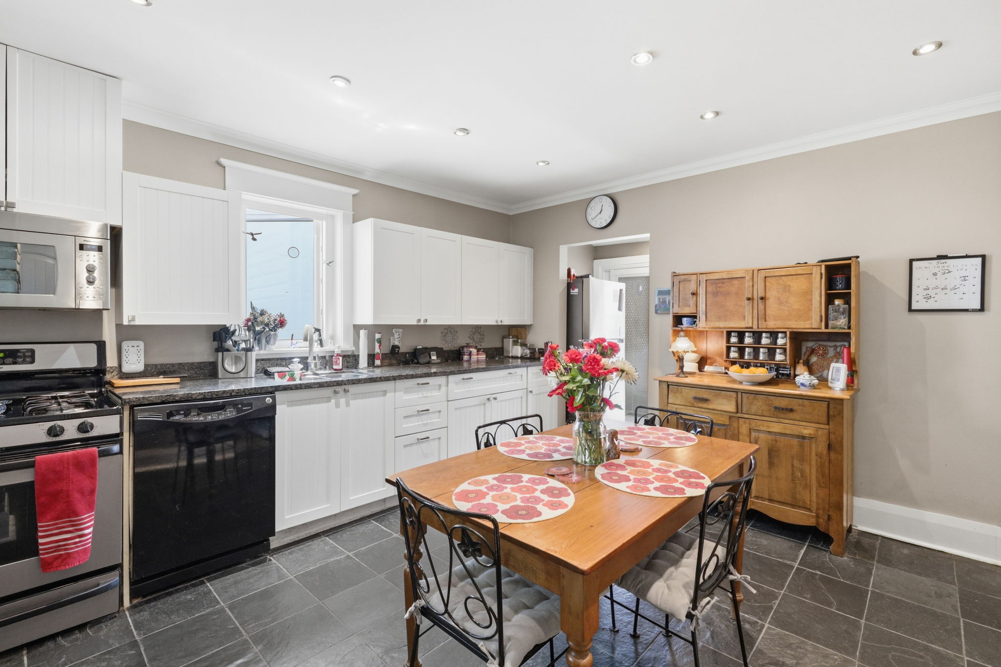 Property in Toronto — delivered property photograph 12