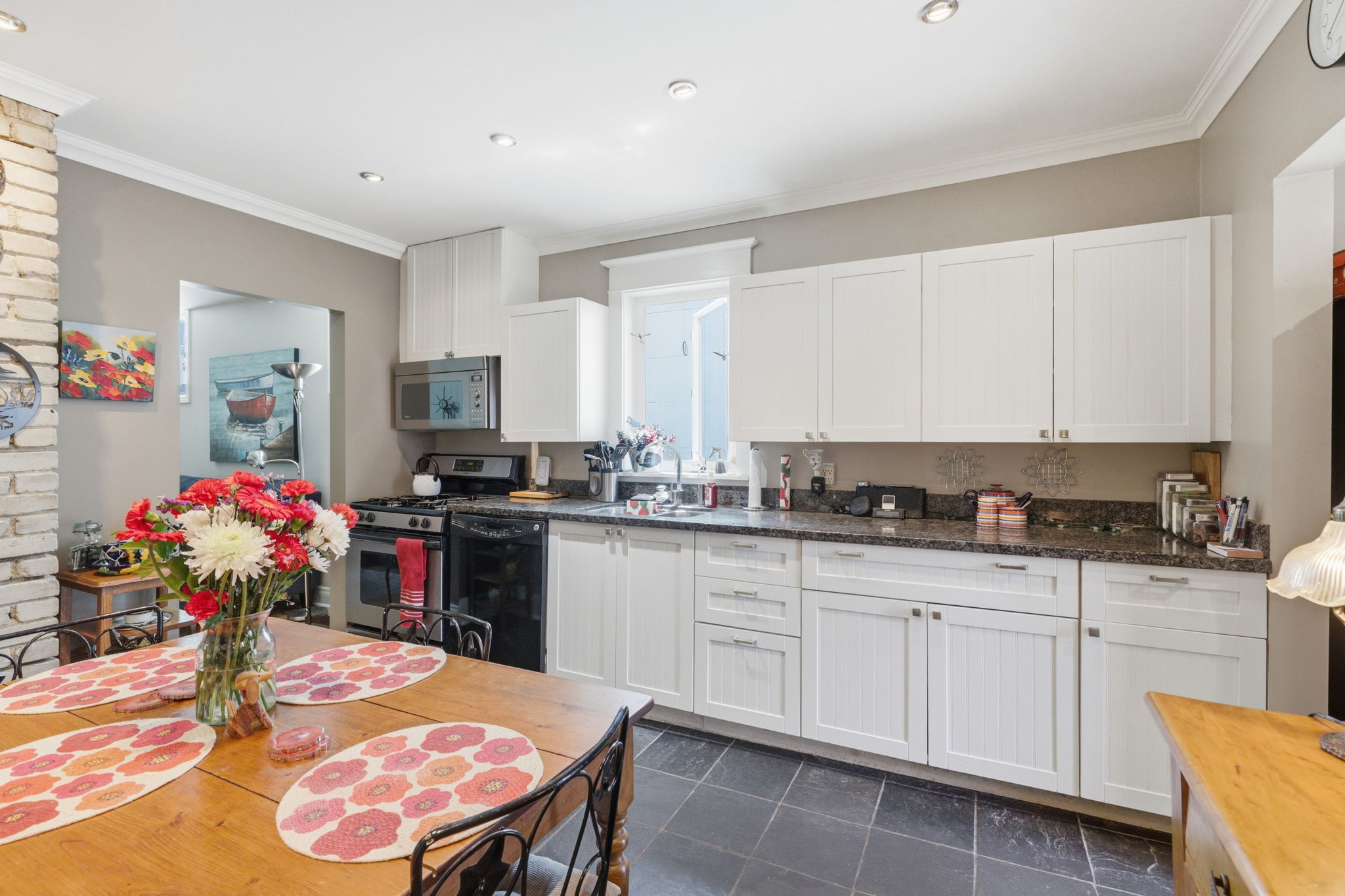 Property in Toronto — delivered property photograph 13