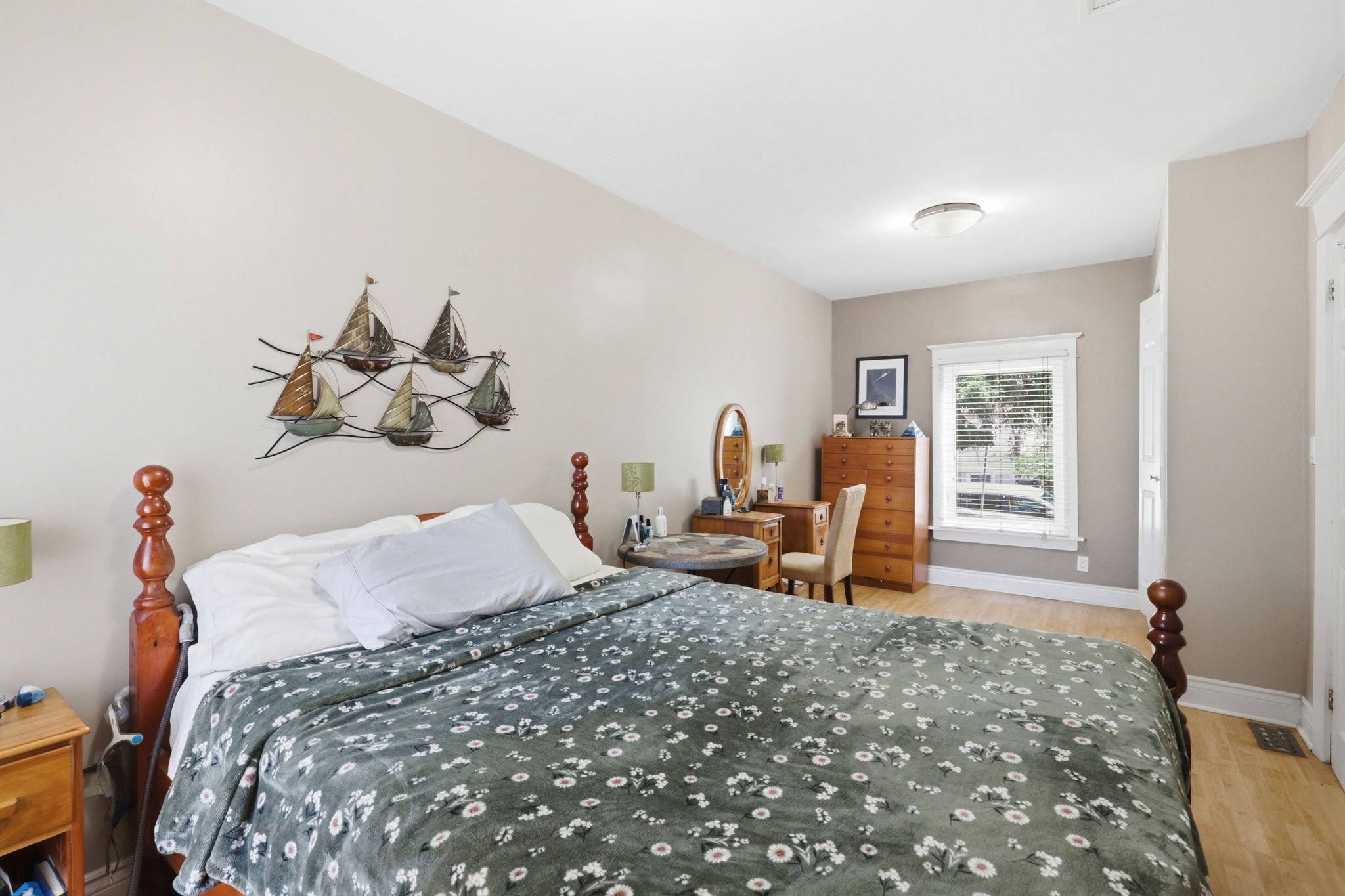 Property in Toronto — delivered property photograph 16