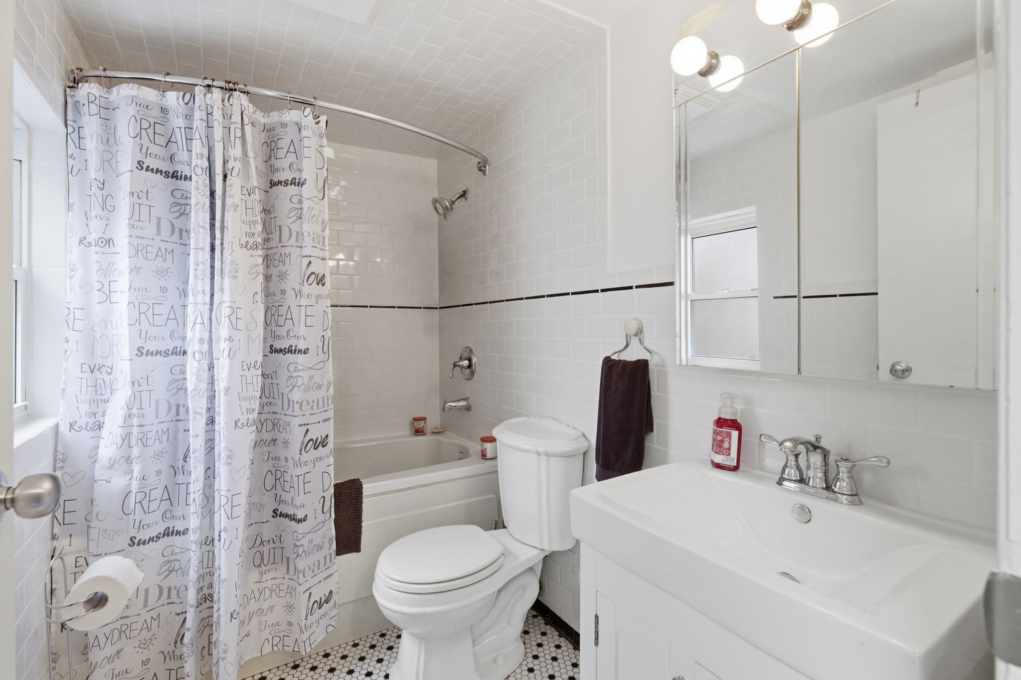 Property in Toronto — delivered property photograph 19