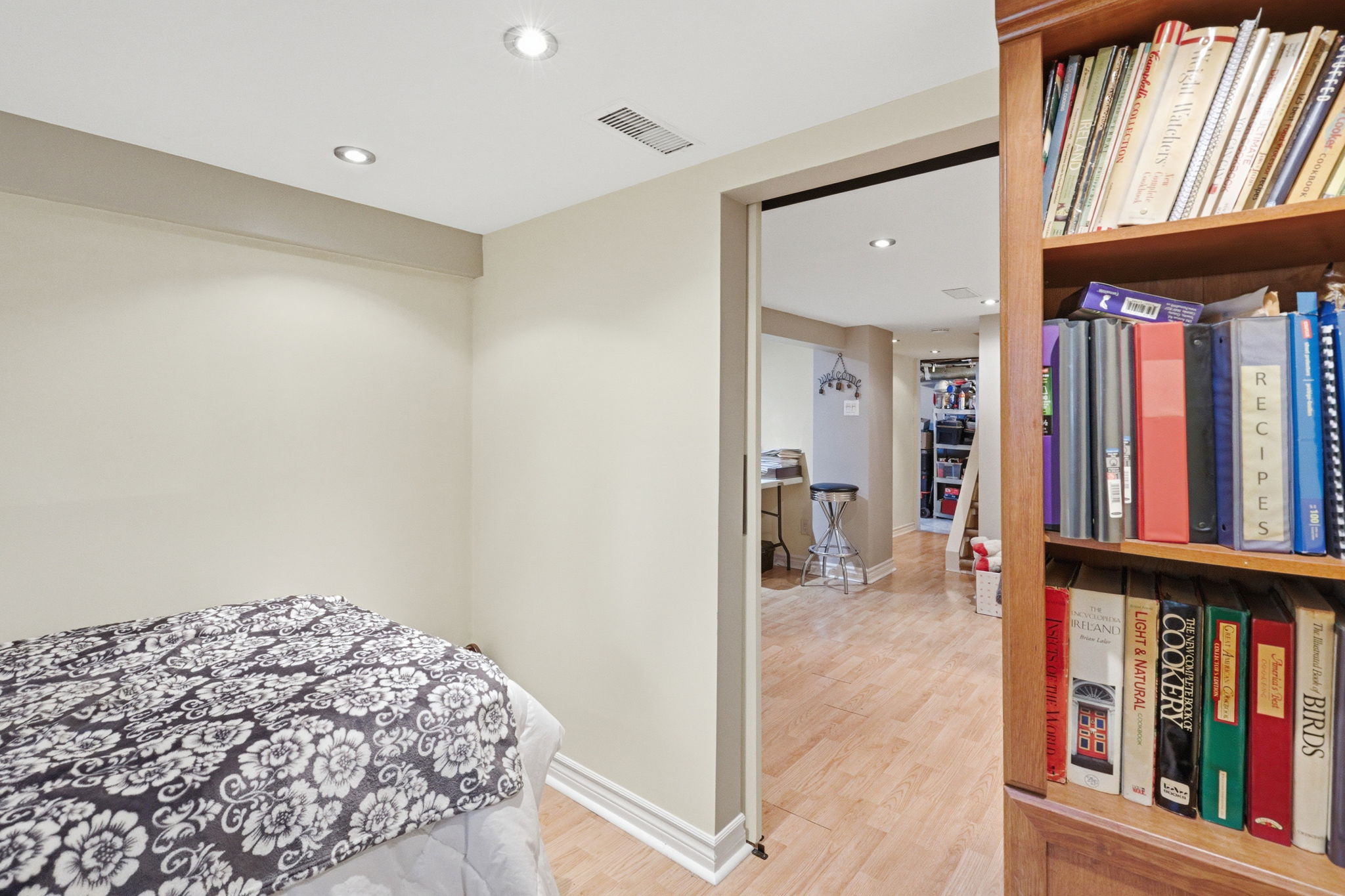 Property in Toronto — delivered property photograph 21