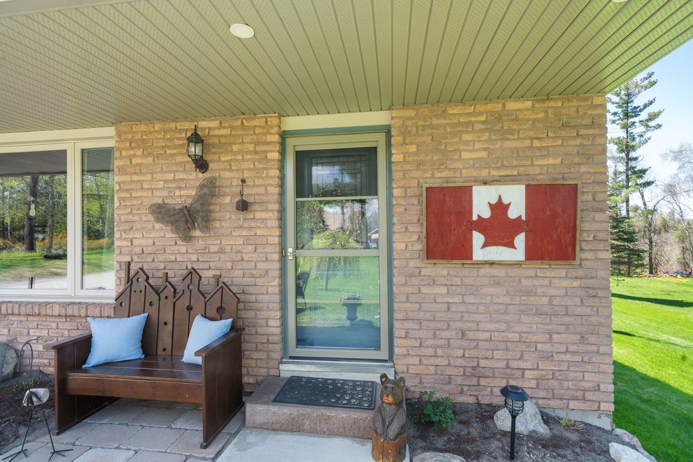  Photo 8