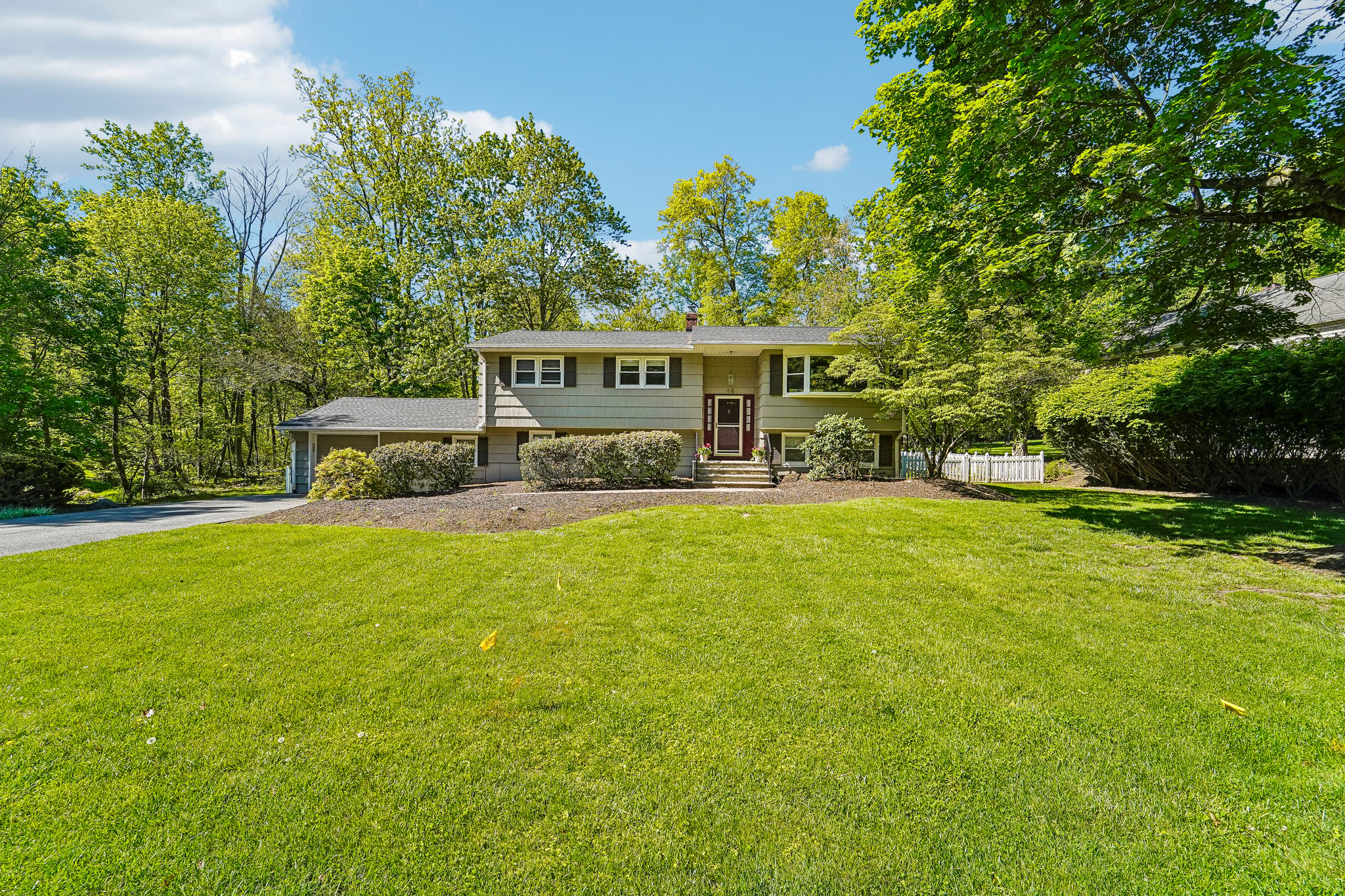 Brookwood Dr-S1305-002.jpg