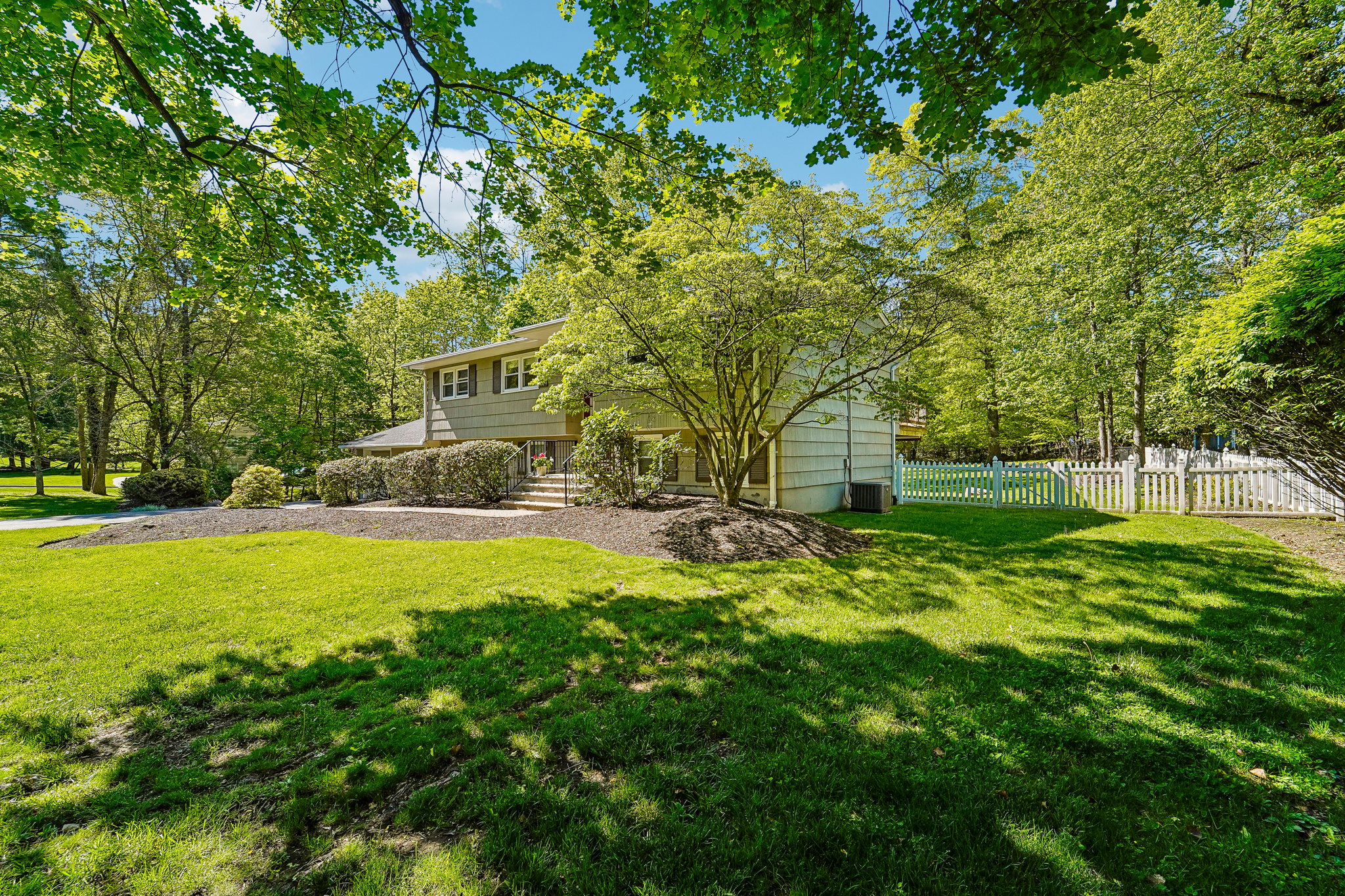 Brookwood Dr-S1305-004.jpg