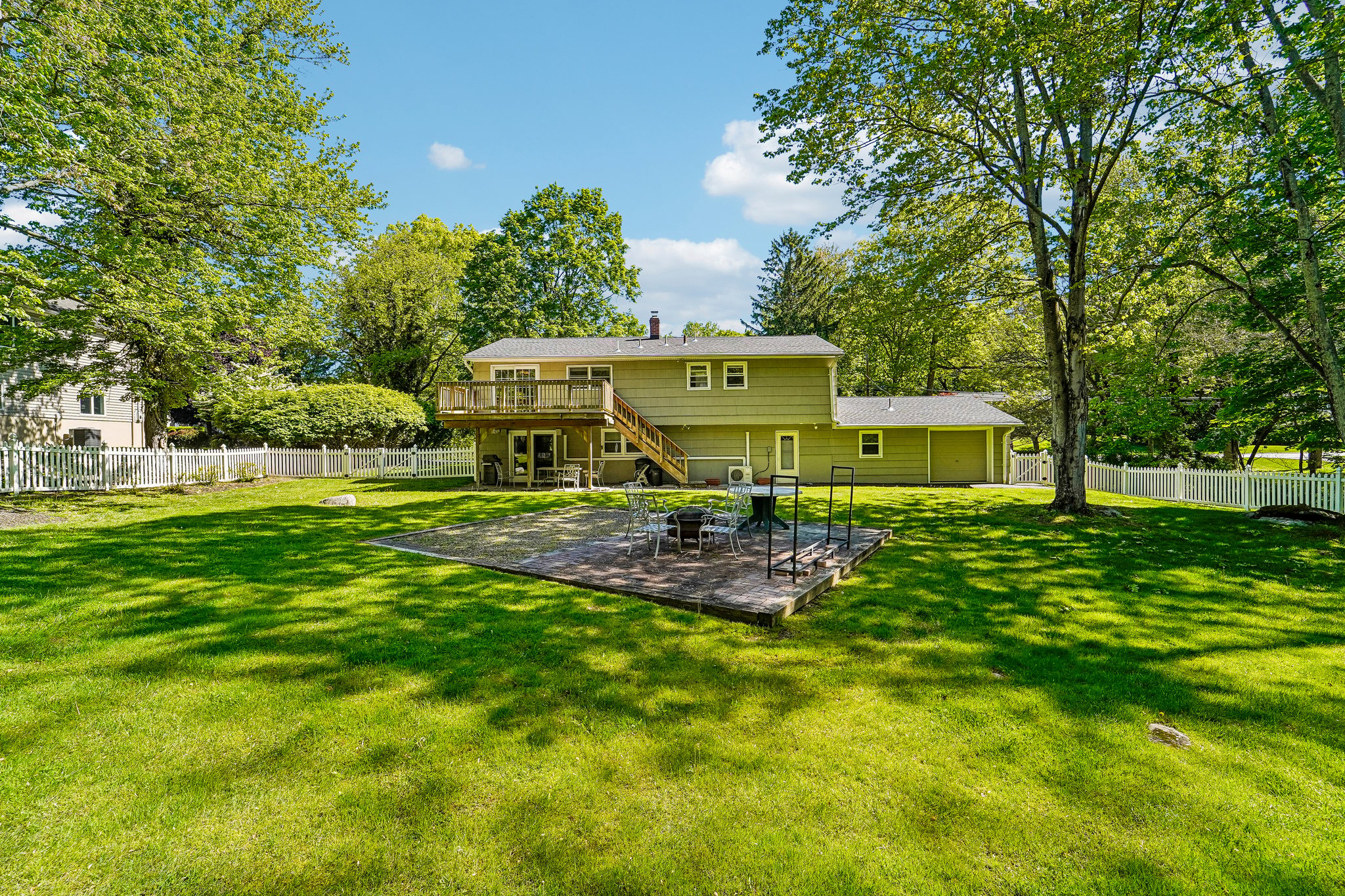Brookwood Dr-S1305-047.jpg