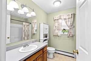 Second-Floor Full Bath