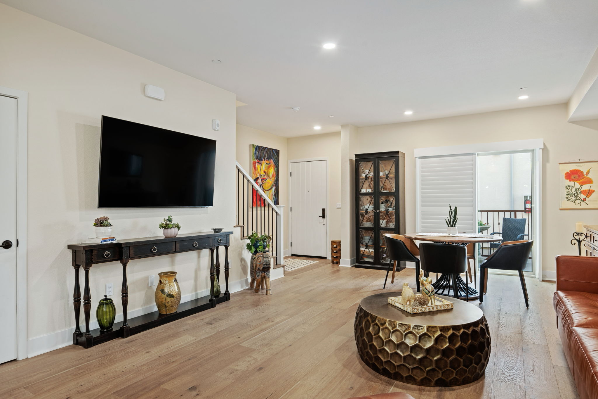 06 - Living Area