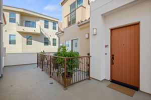 03 - Unit Entrance