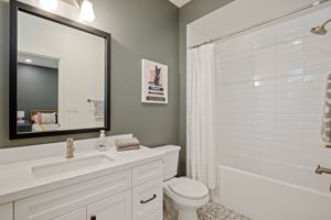 19 - Bathroom 2