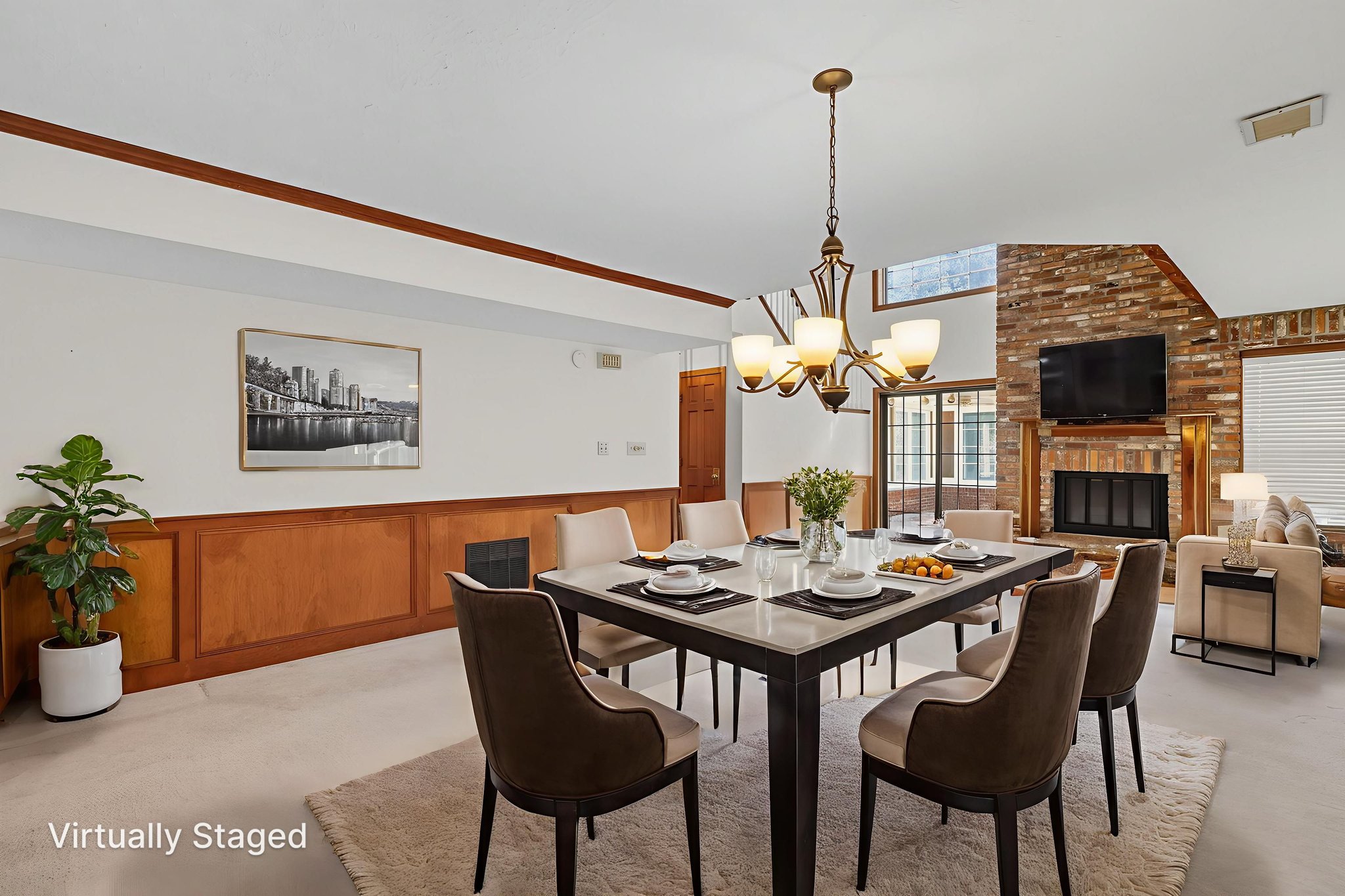 570A2043 virtually staged.jpeg